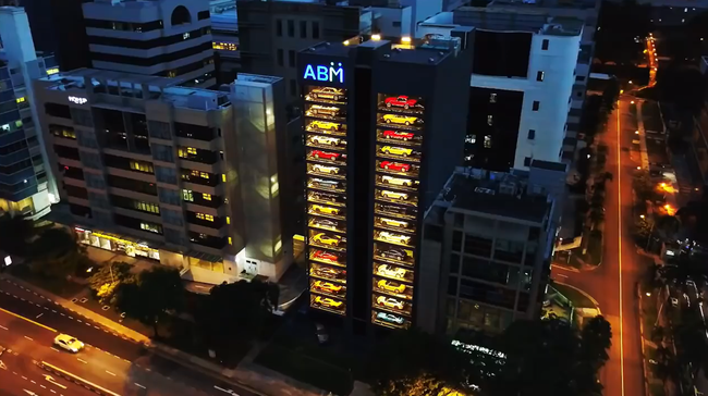 may ban o to tu dong chi can nhet tien vao la nhan ngay sieu xe trong 2 phut