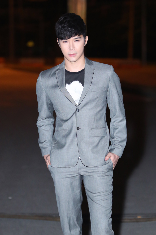 nathan lee tay choi hang hieu ngam cua showbiz viet