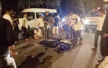 da nang hai xe may va cham kinh hoang trong dem 3 nguoi bi thuong nang