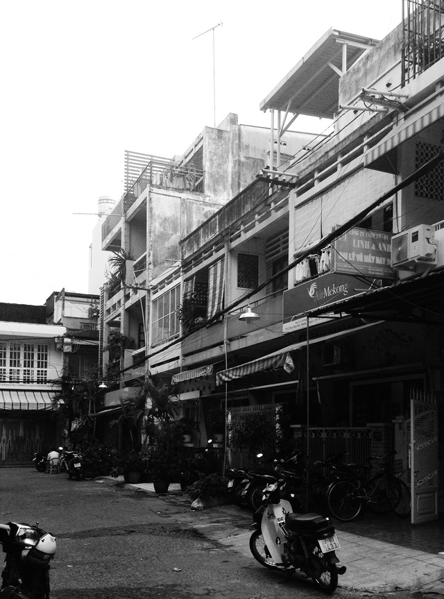can nha dang yeu nhat quan 3 cua so mo ra troi nang khep lai troi mua de nhung ngay suong mu em cho anh go cua