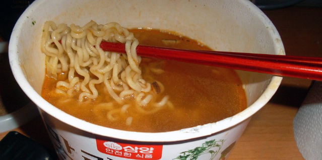 nhung tinh huong do khoc do cuoi tren cac chuyen bay