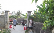 nghe an vo khoc ngat chung kien chong tu vong trong tu the treo co