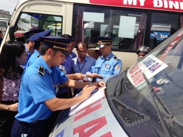 ha noi thu hoi hon 1000 phu hieu xe o to vi pham