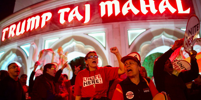 casino do donald trump xay dung mat 12 ty usd vua duoc ban voi gia chi 50 trieu usd