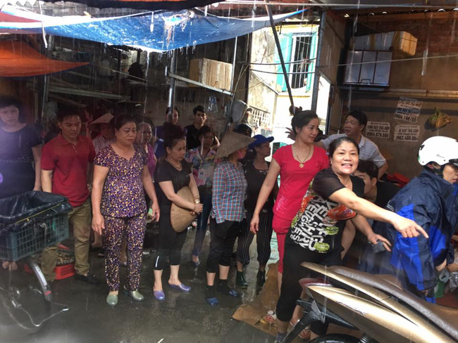 khong co chuyen chinh quyen ngan can nguoi phu nu bi hat dau luyn ban thit lon
