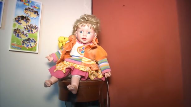 bi an con bup be toc vang tu di chuyen trong nha duoc menh danh la annabelle xu peru