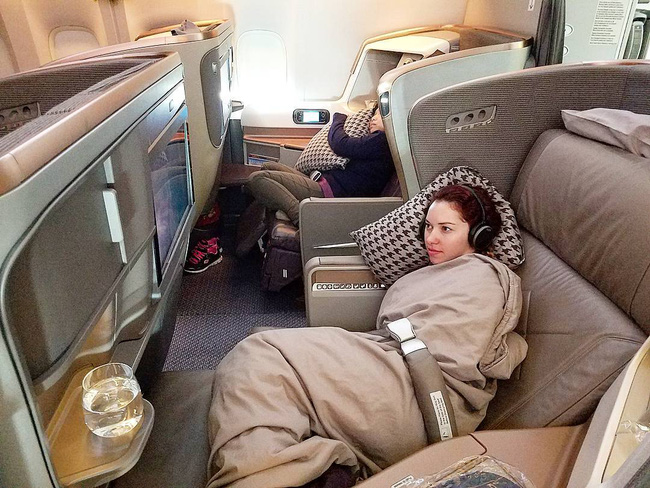 chum anh tan huong dich vu nhu khach san nam sao tren chuyen bay cua hang hang khong singapore airlines