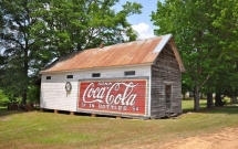 11 thi tran di nhat o my trong do co 1 thi tran duoc mua boi nguoi goc viet