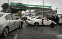 phat hien chong dang cho bo nhi vo cuong ghen lao thang o to vao mercedes cua chong