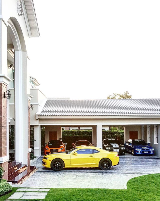 so huu qua nhieu sieu xe dj thai lan nghi ra cach sieu doc nham tiet kiem cho de xe trong nha