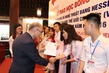 bang hessen duc trao hoc bong cho 78 sinh vien uu tu khu vuc ha noi