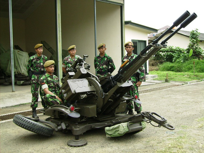 phao dien trung quoc ban mat kiem soat 4 binh si indonesia thiet mang