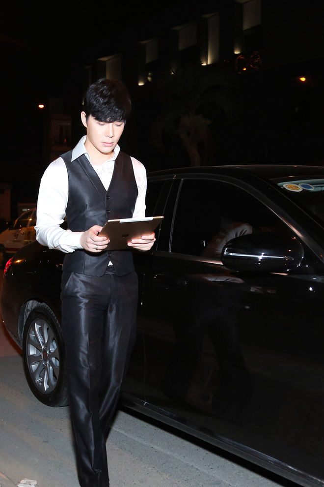 nathan lee mua them o to thu 3 de chay show