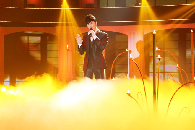 nathan lee mua them o to thu 3 de chay show
