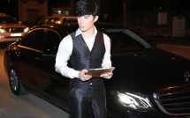 nathan lee mua them o to thu 3 de chay show