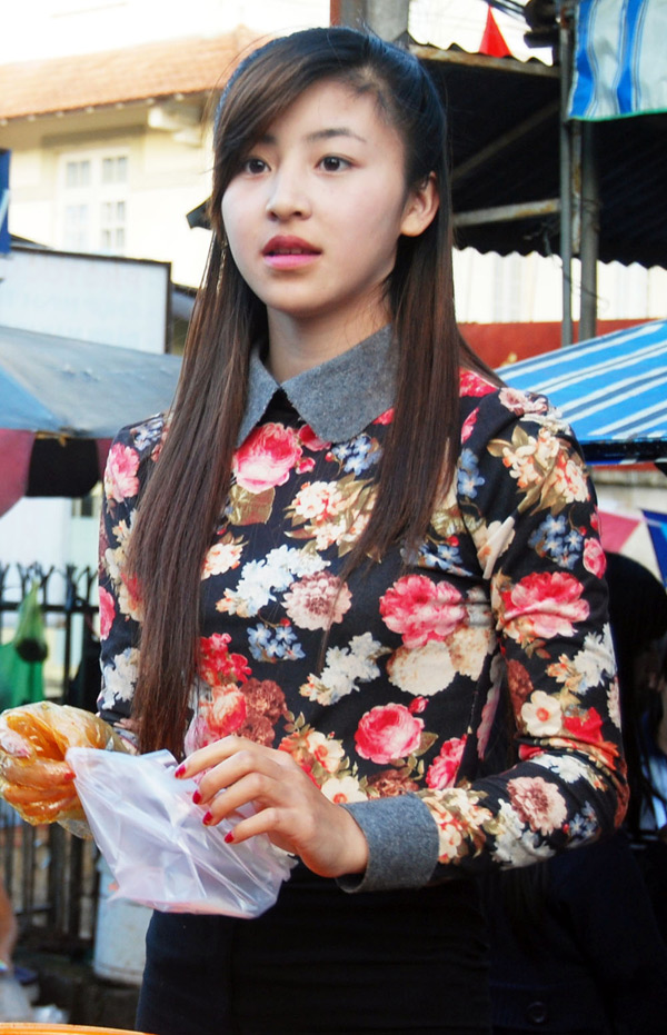 gap lai sau 4 nam hot girl banh trang tron ngay ay gio da dep xinh boi phan