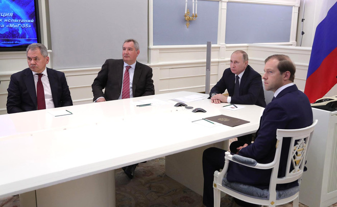 quan doi la then chot trong chinh sach doi ngoai cua nga ong putin cam con dao hai luoi