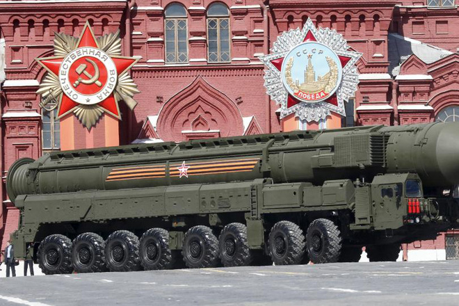 quan doi la then chot trong chinh sach doi ngoai cua nga ong putin cam con dao hai luoi