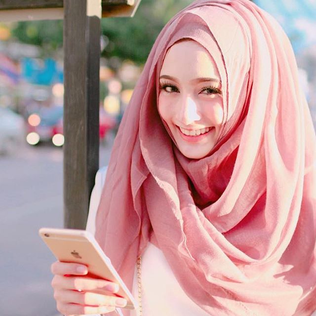 thien than lai xinh dep khien dan tinh nao loan khi bien hinh hoan hao chi sau mot lan trang diem