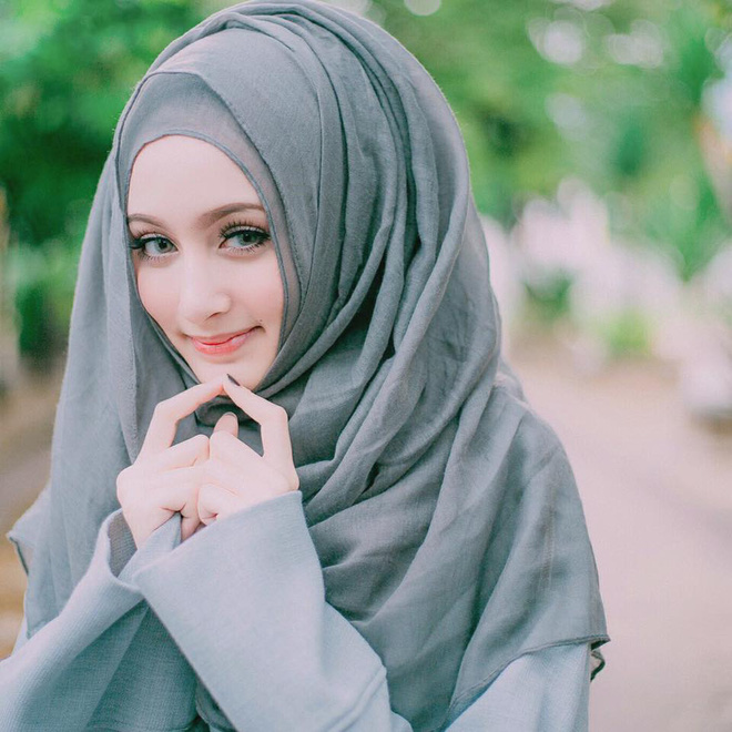 thien than lai xinh dep khien dan tinh nao loan khi bien hinh hoan hao chi sau mot lan trang diem