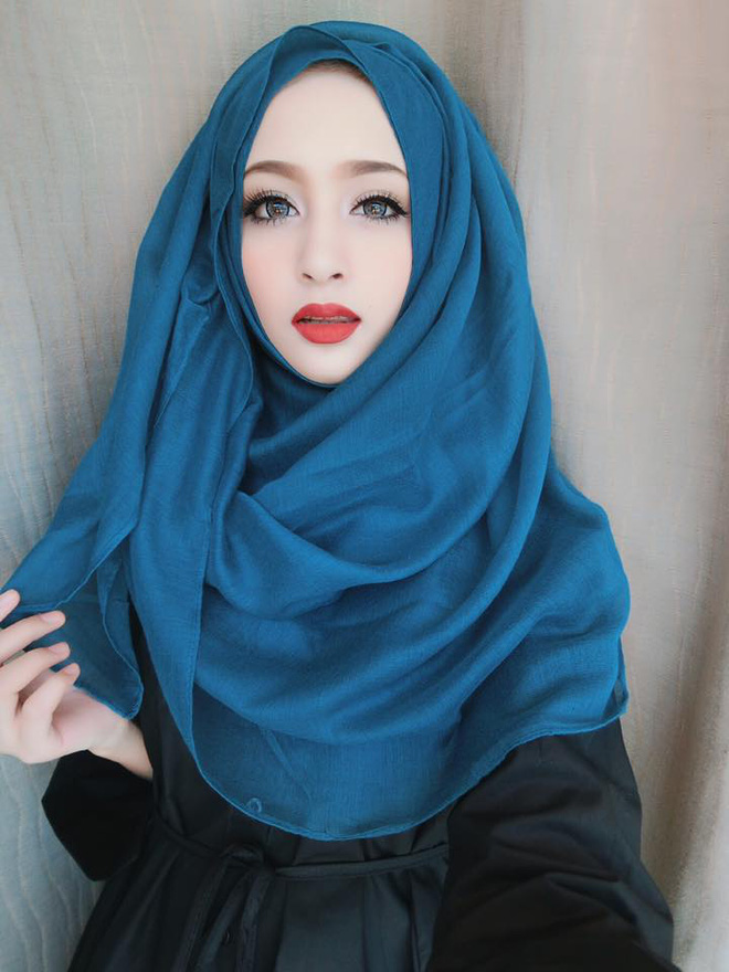 thien than lai xinh dep khien dan tinh nao loan khi bien hinh hoan hao chi sau mot lan trang diem