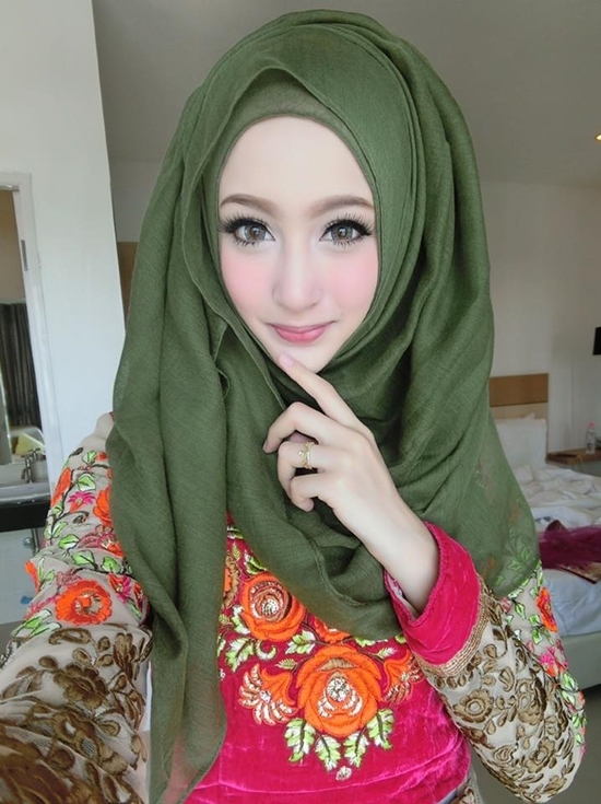 thien than lai xinh dep khien dan tinh nao loan khi bien hinh hoan hao chi sau mot lan trang diem
