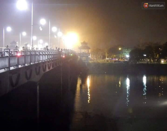 nhay xuong song huong tu tu nam thanh nien vung vay keu cuu truoc khi chim