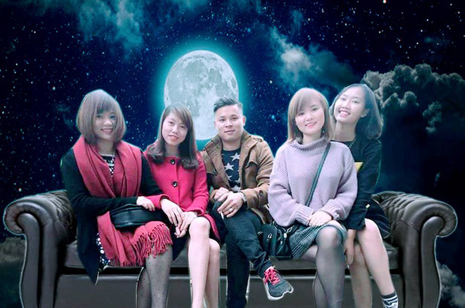 hon ho nho dan mang chinh anh dang len san cung 4 co gai goi cam anh chang nay lai ngam dang vi bi troll