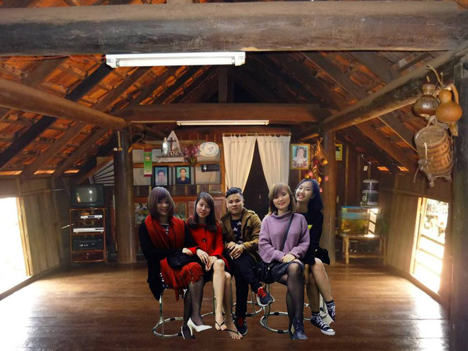 hon ho nho dan mang chinh anh dang len san cung 4 co gai goi cam anh chang nay lai ngam dang vi bi troll