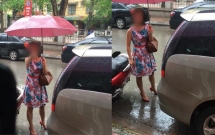 bi nhac nho nu tai xe do xe truoc cua nha nguoi khac con lon tieng vang tuc