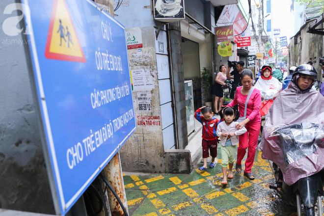 chum anh can canh lan duong uu tien danh rieng cho hoc sinh di hoc o ha noi