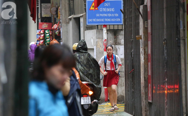 chum anh can canh lan duong uu tien danh rieng cho hoc sinh di hoc o ha noi