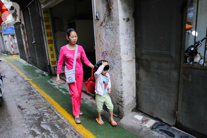 chum anh can canh lan duong uu tien danh rieng cho hoc sinh di hoc o ha noi