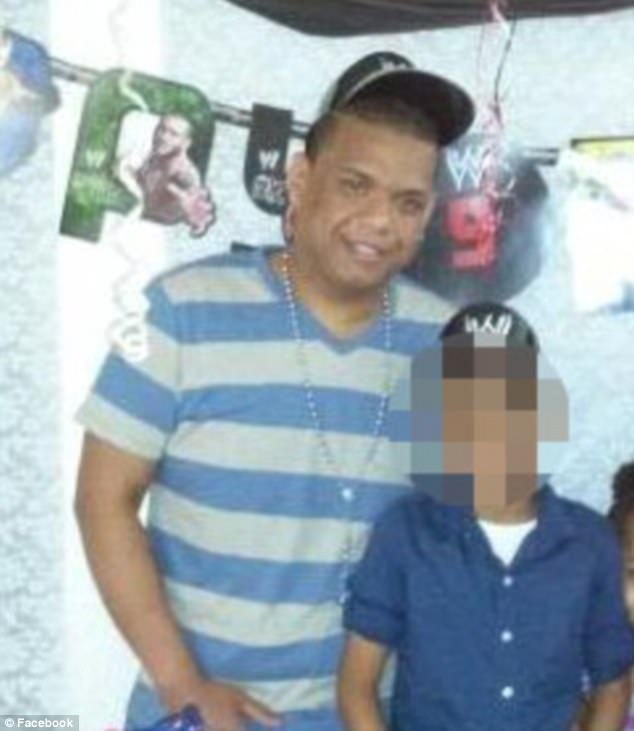 my cau be goi dien cho canh sat to cao cha tang tru ma tuy nguy hiem