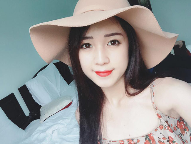 chan dung co nang xinh vuot troi giua ngoi truong toan trai xinh gai dep