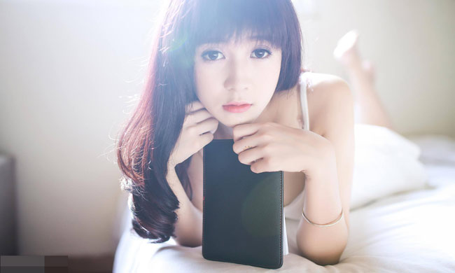 chan dung co nang xinh vuot troi giua ngoi truong toan trai xinh gai dep