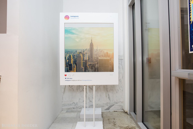 ben trong van phong lam viec dep nin tho cua facebook tai new york