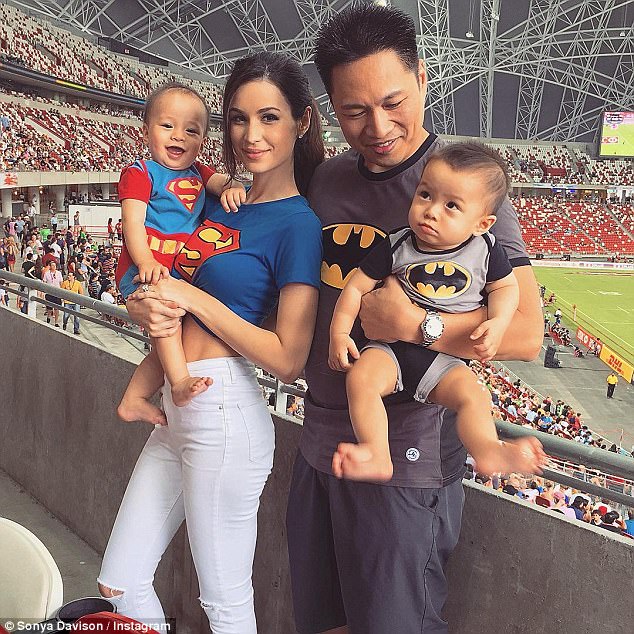 ba me bim sua singapore gay bao facebook viet vi ve dep qua goi cam ve dang chi 3 tuan sau khi sinh doi