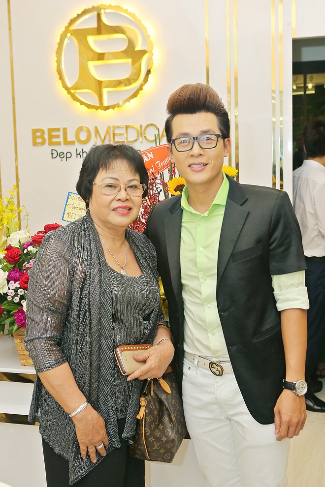 lan dau me dien vien hoa hiep xuat hien cung con trai