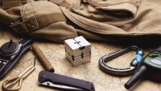 infinity cube fidget spinner moi tinh danh cho nguoi lon gia ban khoang 15 trieu dong