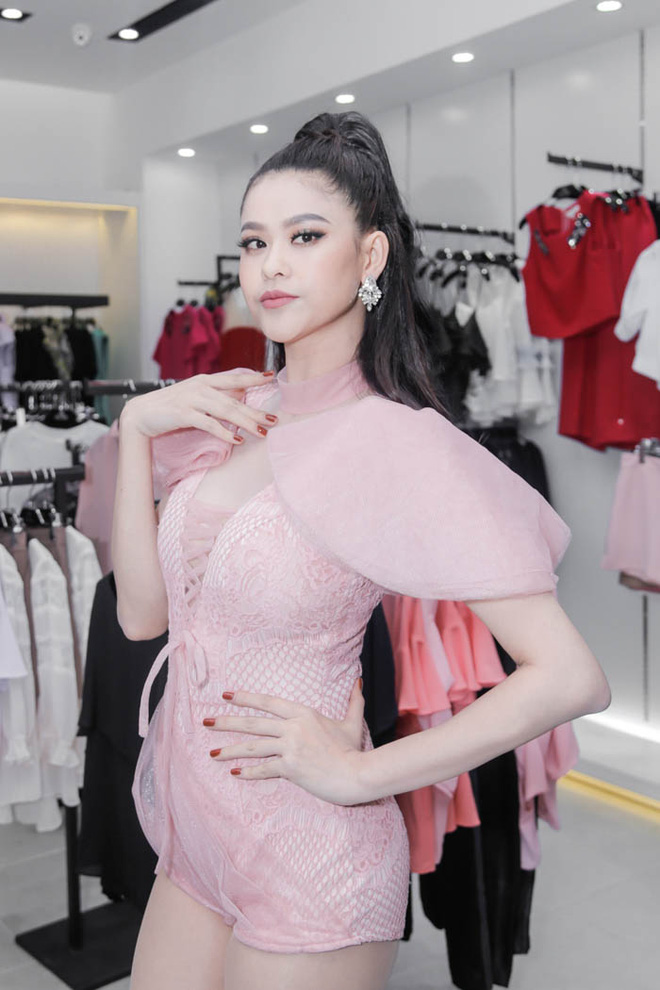 sau on ao hon nhan truong quynh anh bong xuat hien voi phan cam dai khac la