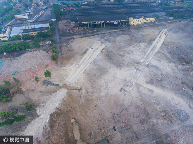 trung quoc pha do nha may nhiet dien ca ngon thap cao bang toa nha 60 tang do sap trong vai giay ngan ngui