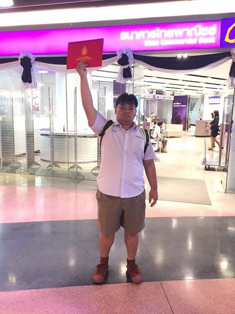 thanh nien ba dao vac bang tot nghiep di khap tinh chup anh an mung hoc xong cap 3