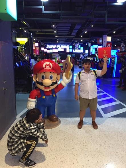 thanh nien ba dao vac bang tot nghiep di khap tinh chup anh an mung hoc xong cap 3