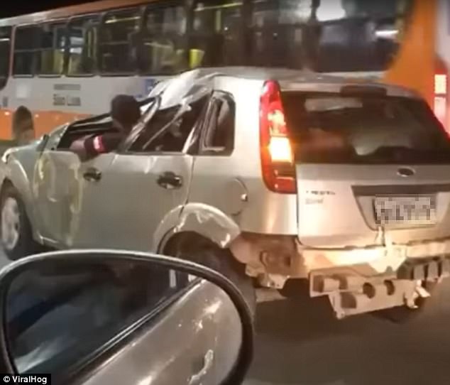 quai xe hinh thu ky di xuat hien khien nguoi di duong cam thay bat an