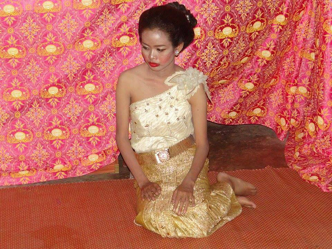 co dau chu re meo mat vi thue nham tho trang diem dom trong ngay cuoi