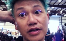 Anh chàng gốc Việt sáng tạo ra mốt gắn lông mi đèn LED nhấp nháy vui mắt