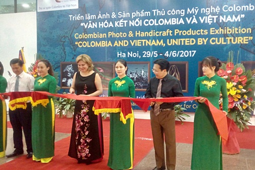 trien lam van hoa ket noi colombia va viet nam khai mac tai ha noi