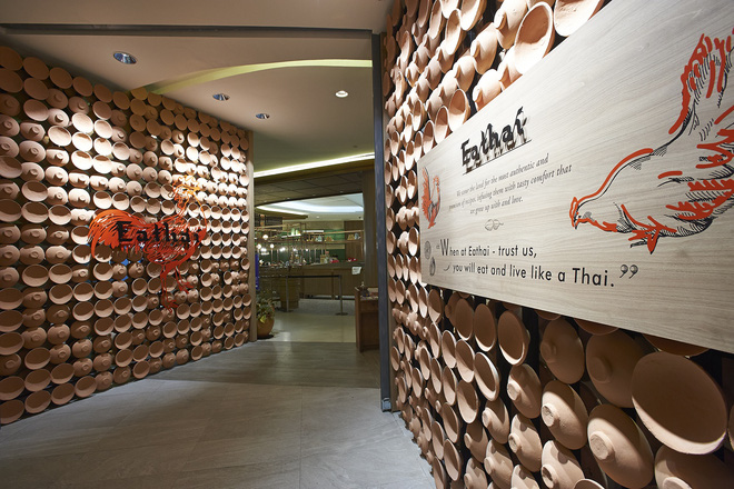 me dam long nguoi voi loi kien truc 3d vo cuc cua trung tam mua sam central embassy bangkok