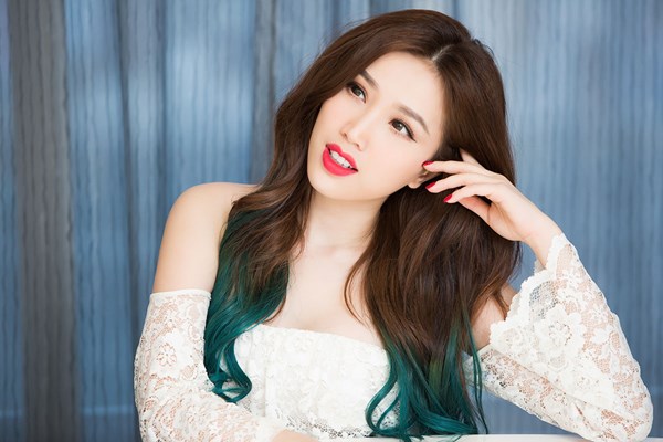 nghe si noi tieng bi sam so vay danh khi chay show tinh le